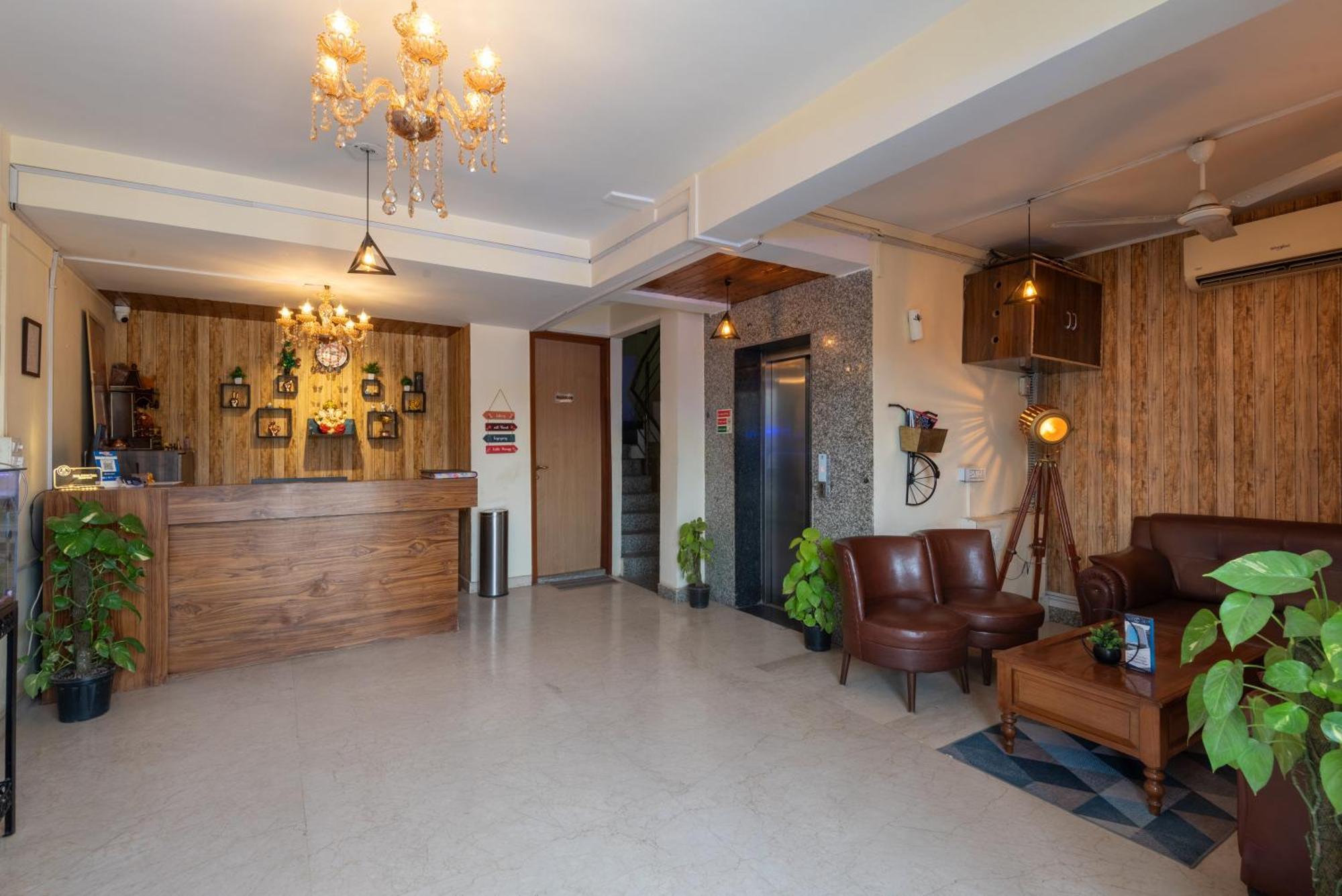 Отель Oyster Pearl I Near Medanta Hospital I Sec-39 I Гургаон Экстерьер фото